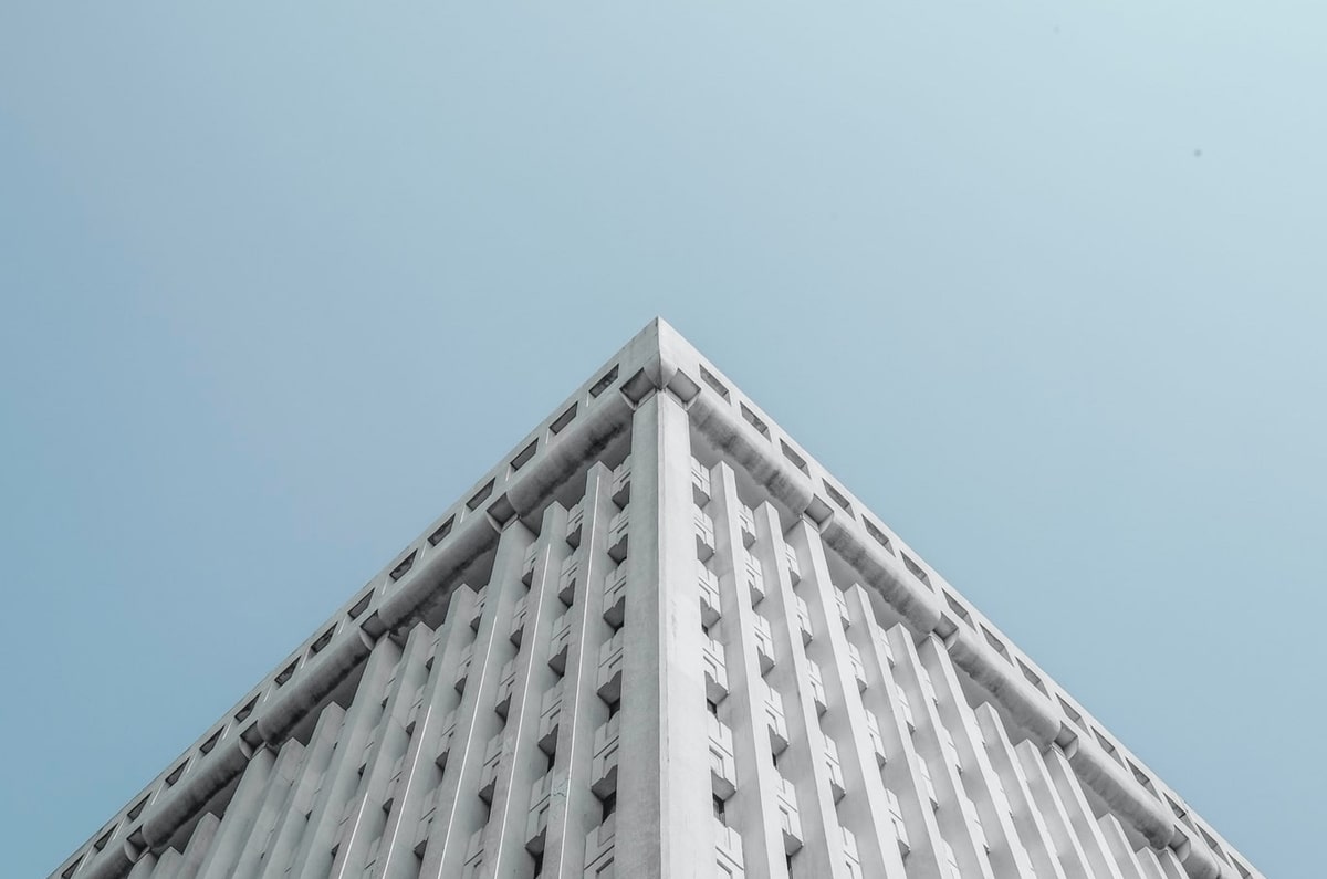 痛心！曼联传奇孙子不幸夭折，无证月嫂违规操作，4个月男婴惨死